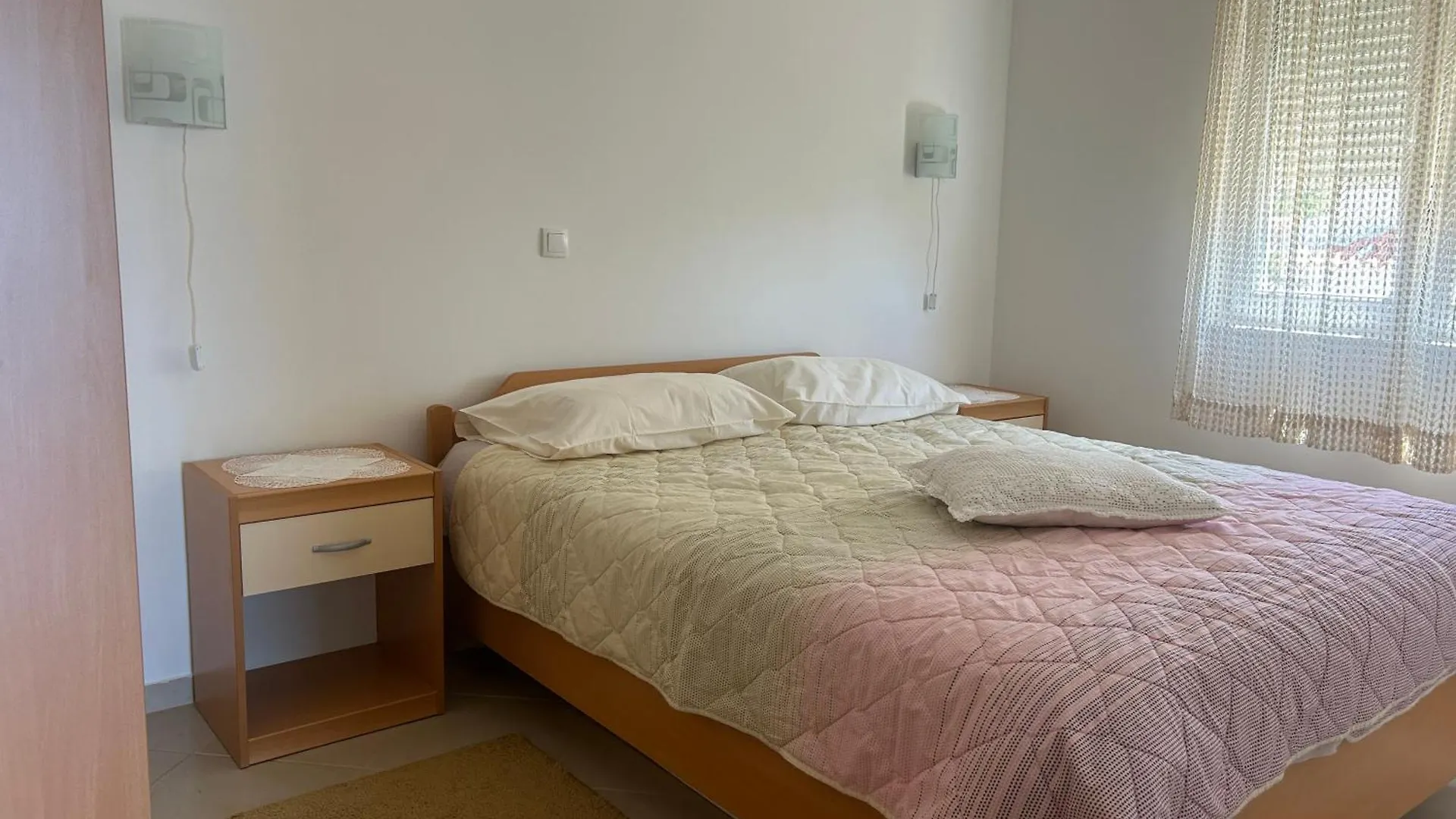 Villa Milica Barbat na Rabu Apartment